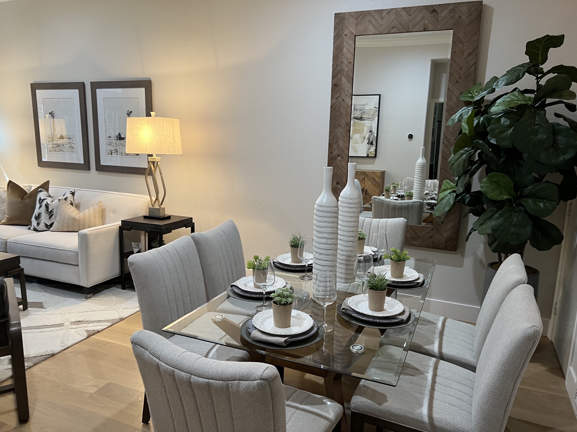 Living & Family Rooms, image 2
